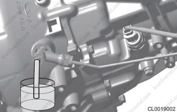 видалення повітря з гідроприводу зчеплення Chery Tiggo 8 з 2018 року, видалення повітря з гідроприводу Чері Тігго 8 з 2018 року