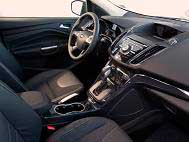 Інтер'єр Ford Kuga другого покоління виконаний в одному стилістичному напрямку з іншими моделями Ford вступ Ford Kuga 2 з 2012 року, вступ Форд Куга 2 з 2012 року
