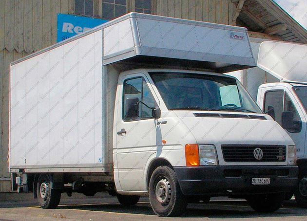 мікроавтобус Mercedes Sprinter з 1995 року, мікроавтобус Volkswagen LT 2 з 1995 року, мікроавтобус Мерседес ЛТ 2 з 1995 року