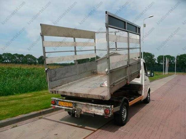 мікроавтобус Mercedes Sprinter з 1995 року, мікроавтобус Volkswagen LT 2 з 1995 року, мікроавтобус Mercedes ЛТ 2 з 1995 року