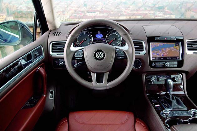 автомобиль Volkswagen Touareg с 2010 года, автомобиль Фольксваген Туарег с 2010 года