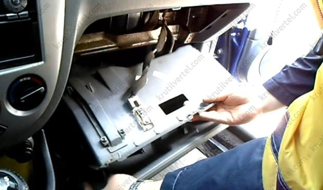 система отопления, вентиляции и кондиционирования Шевроле Лачетти, салонный фильтр Chevrolet Lacetti
