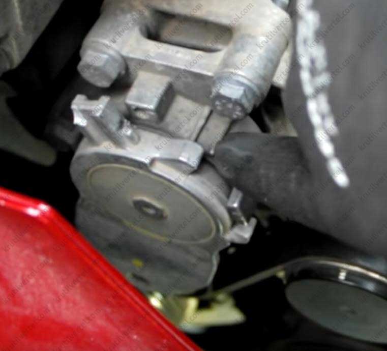 замена ремня привода навесного оборудования Peugeot 308
