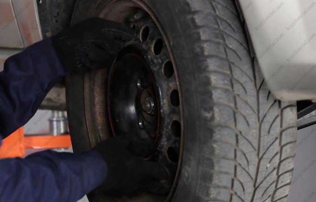 Рено логан замена втулок задних амортизаторов