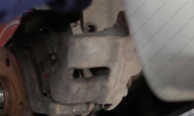 Рено логан замена втулок задних амортизаторов