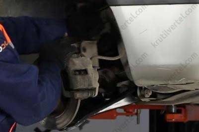 Рено логан замена втулок задних амортизаторов