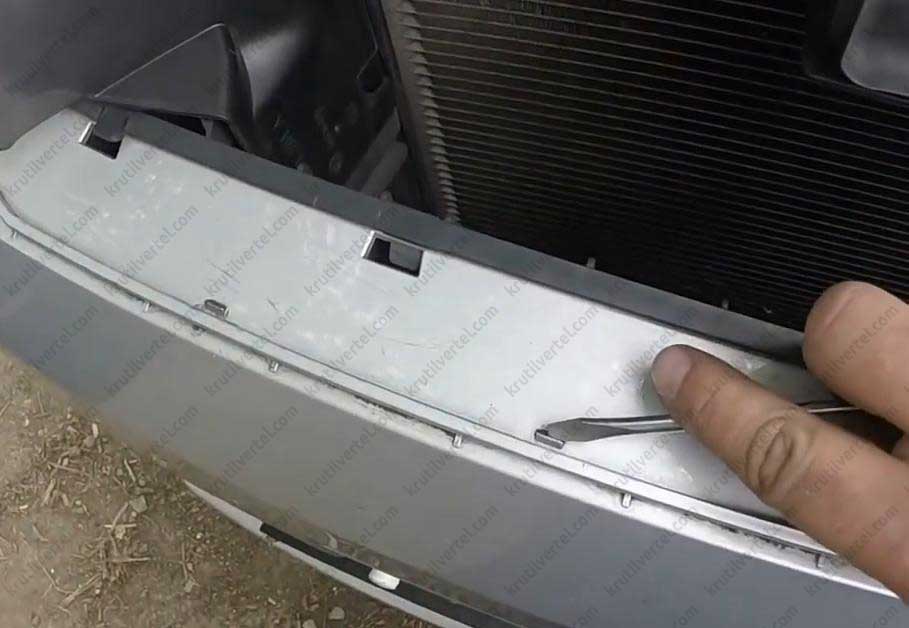 решітка радіатора VW Sharan 7N